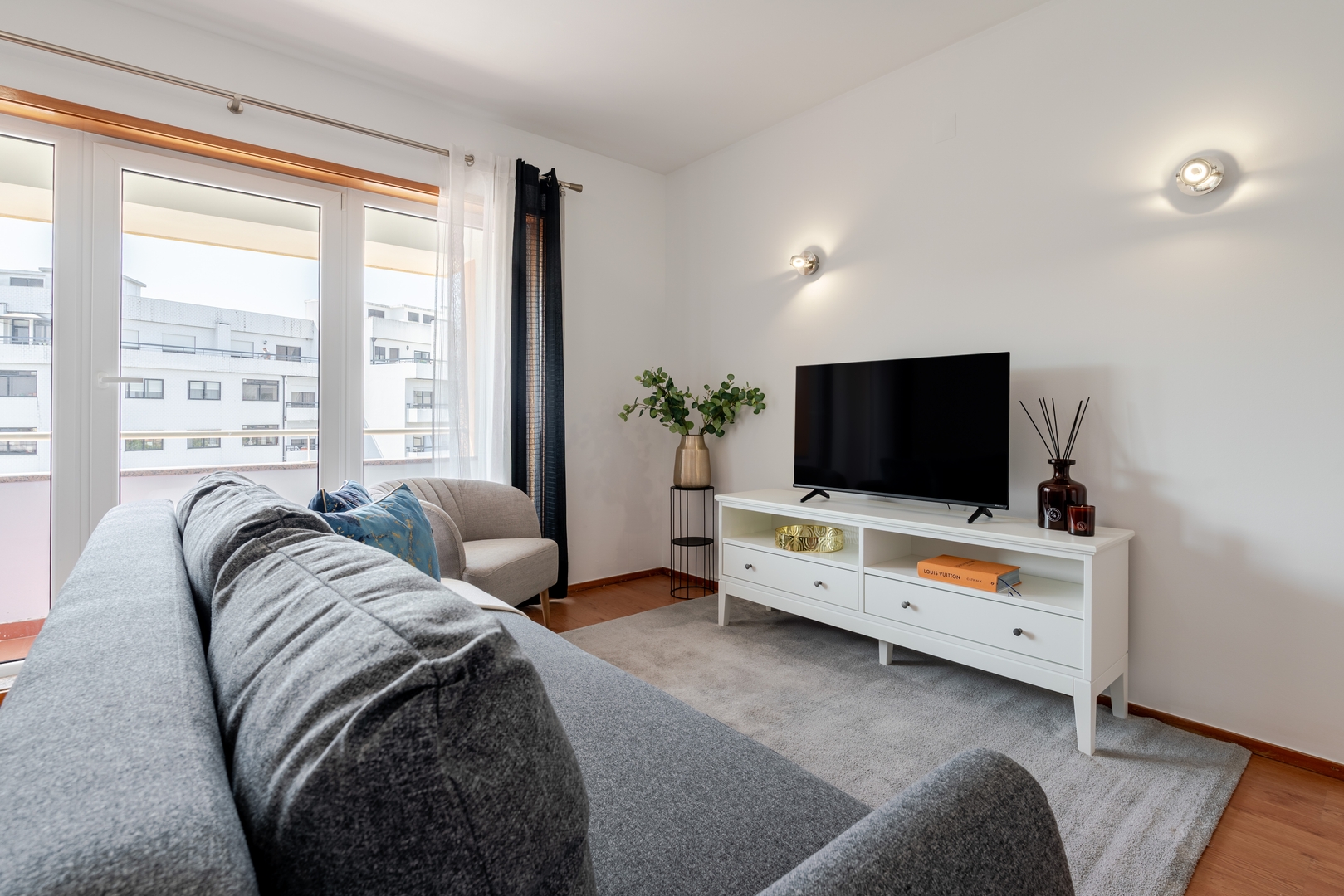 Bright Flat with Balcony & Garage by HostWise 18 Host Wise Booking