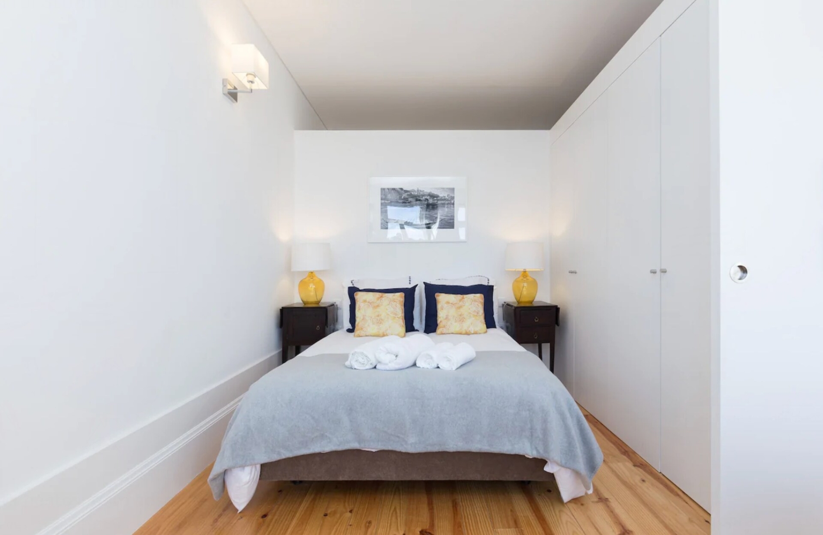 Central Sunny Flat - Prime Location by HostWise 5 Host Wise Booking