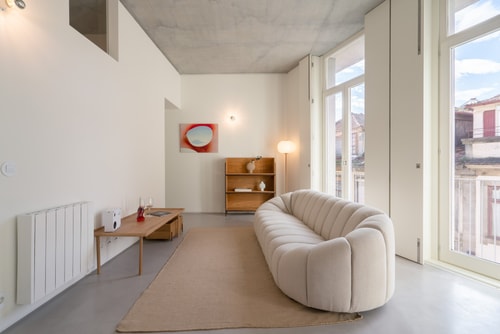 Luxurious Elegant Flat w/ Balcony by HostWise Host Wise Booking
