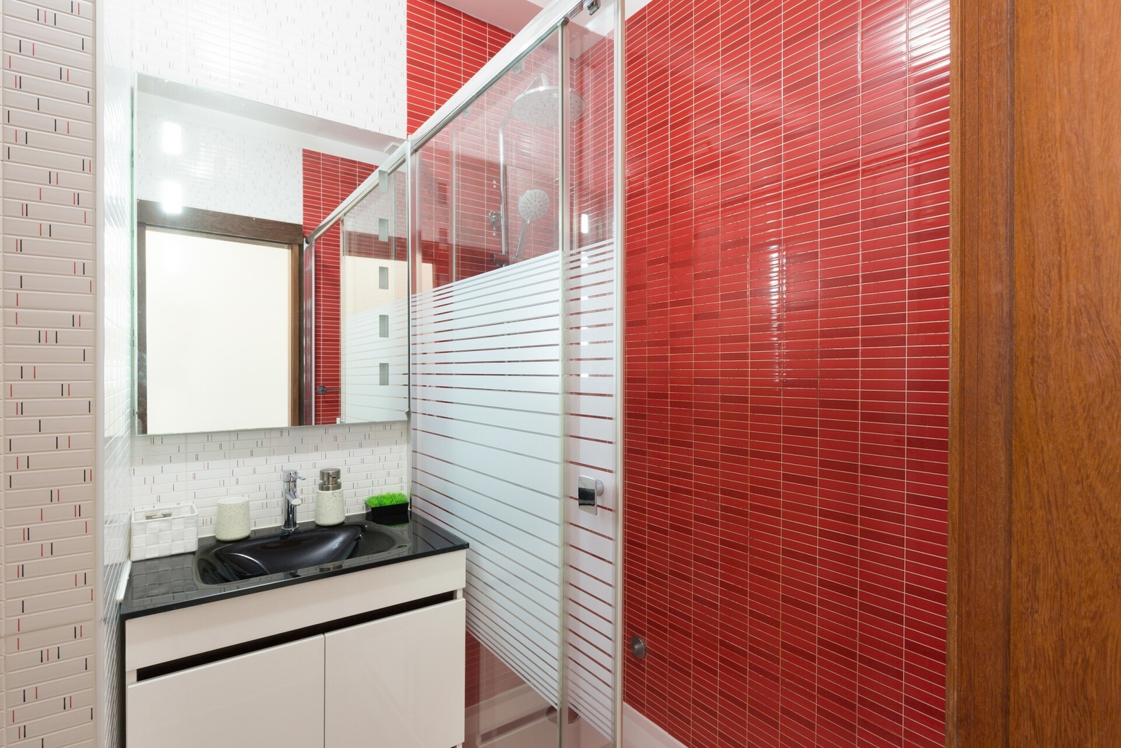 HostWise - Spacious Central Flat w/ Netflix 27 Host Wise Booking