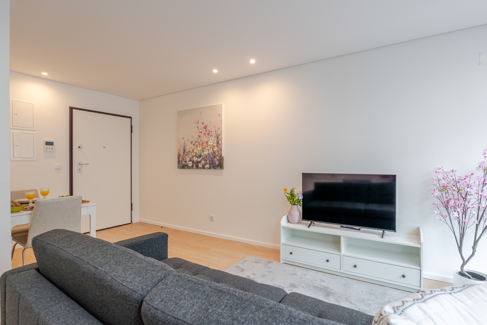 Stylish Studios w/ Balcony & Parking by HostWise 10 Host Wise Booking