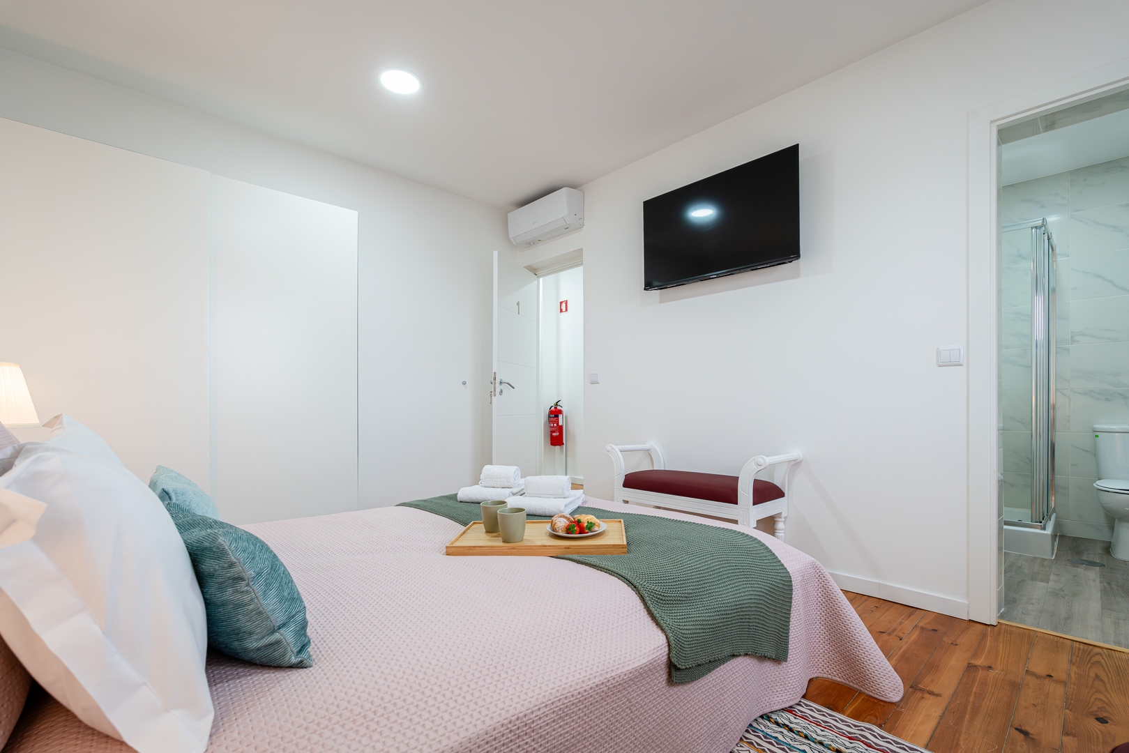 Poolside Duo Retreat, Silva Brinco by HostWise 55 Host Wise Booking