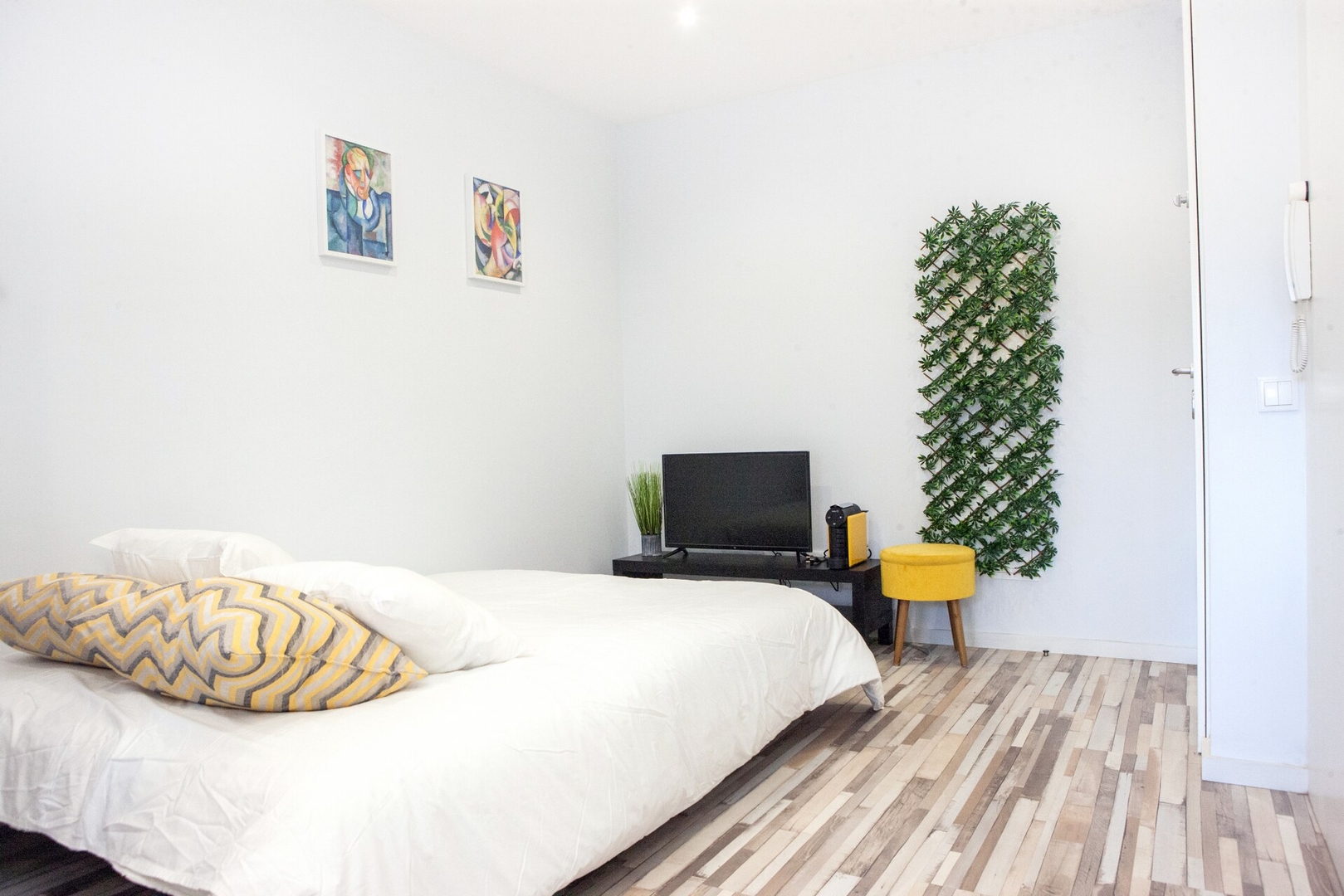 Charming Urban Flat w/ Balcony by HostWise 24 Host Wise Booking