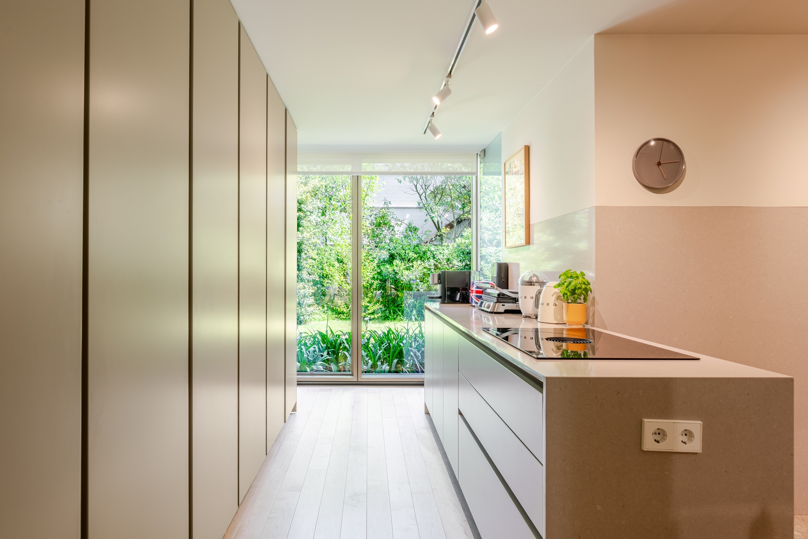 Grand Villa w/ Pool, Garden & Garage by HostWise 34 Host Wise Booking