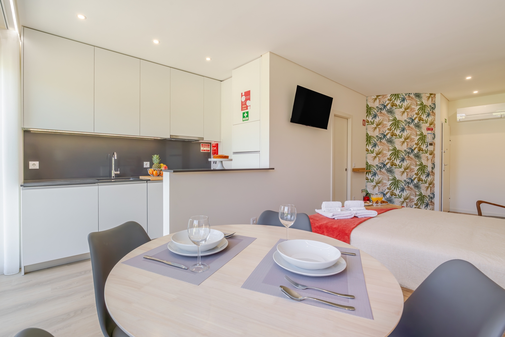 Stylish Balcony Apt & 2 Cozy Studios by HostWise 40 Host Wise Booking