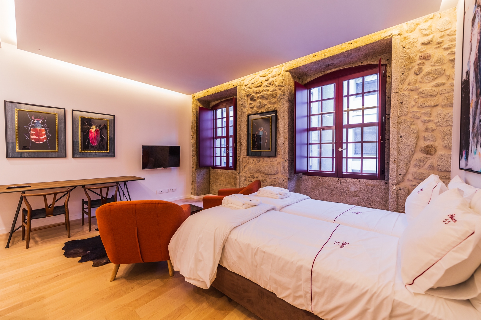 Designer Building Stay Near Clérigos by HostWise 9 Host Wise Booking