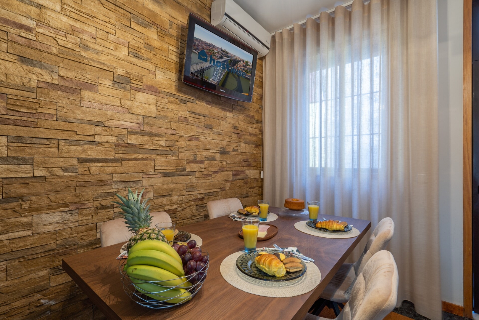 Lovely & Cozy House | Prime Location by HostWise 22 Host Wise Booking