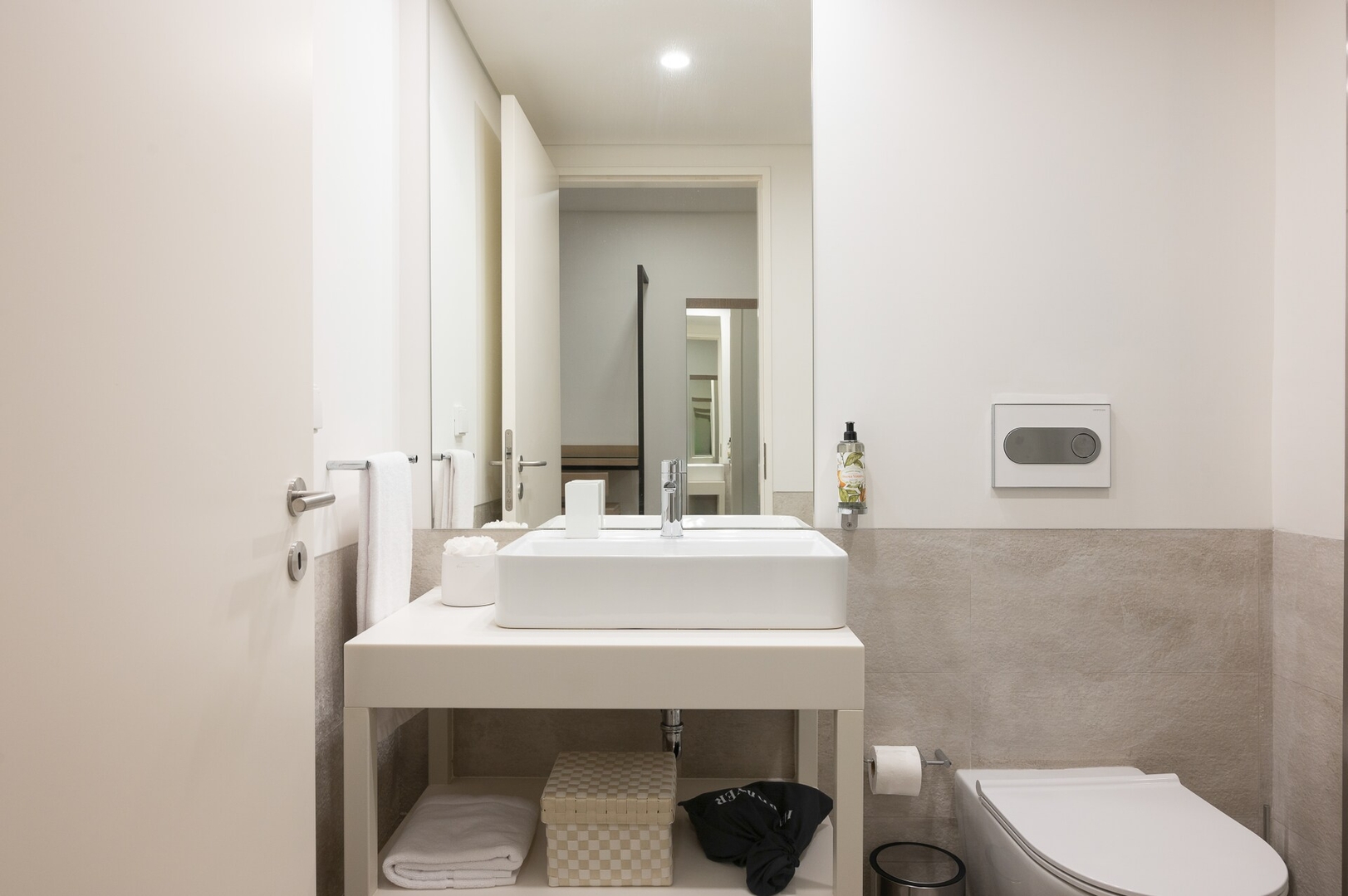 Host Wise - Fervença Boutique Palace 5 19 Host Wise Booking