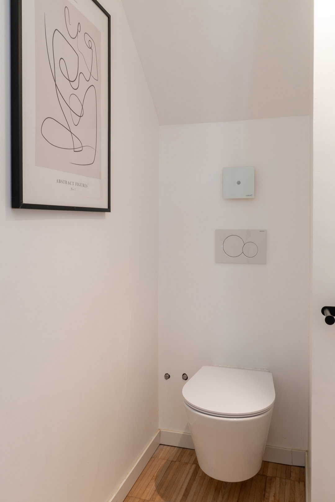 Stylish Open-Plan Flat with Swimming Pool by HostWise 23 Host Wise Booking