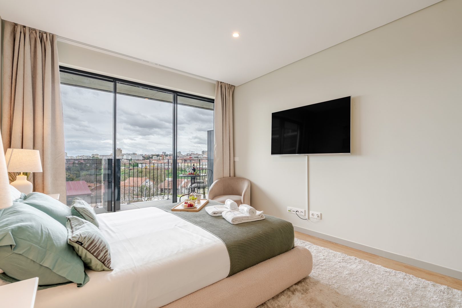 HostWise - Modern Studio with Rooftop Pool 6 Host Wise Booking