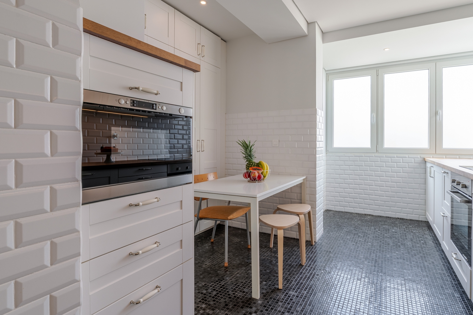 HostWise - Bright & Spacious Flat w/ Garage 25 Host Wise Booking