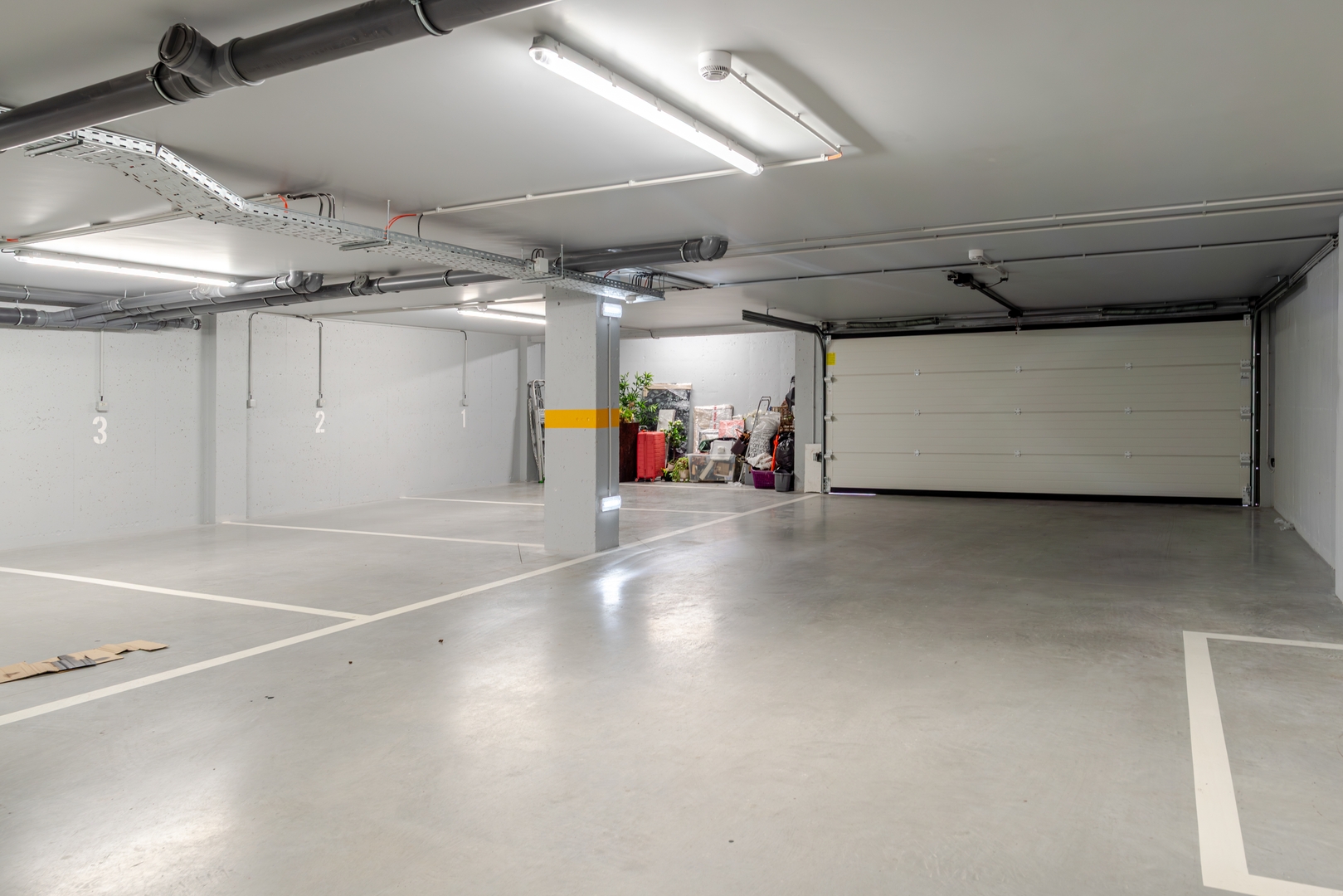 HostWise - Stylish Flat with Terrace & Garage 37 Host Wise Booking