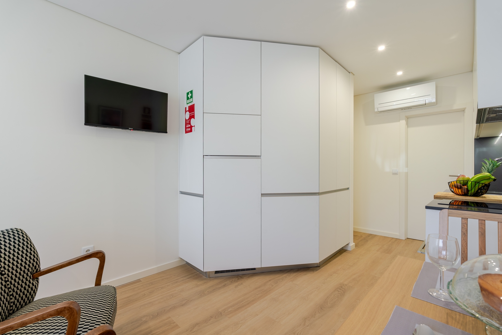 Stylish 2 Duplex & Patio Studio in Porto by HostWise 25 Host Wise Booking