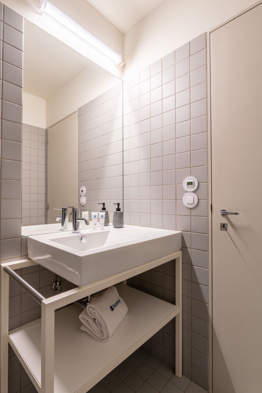 Dual Sunny Studios in Old Guimarães by HostWise 15 Host Wise Booking