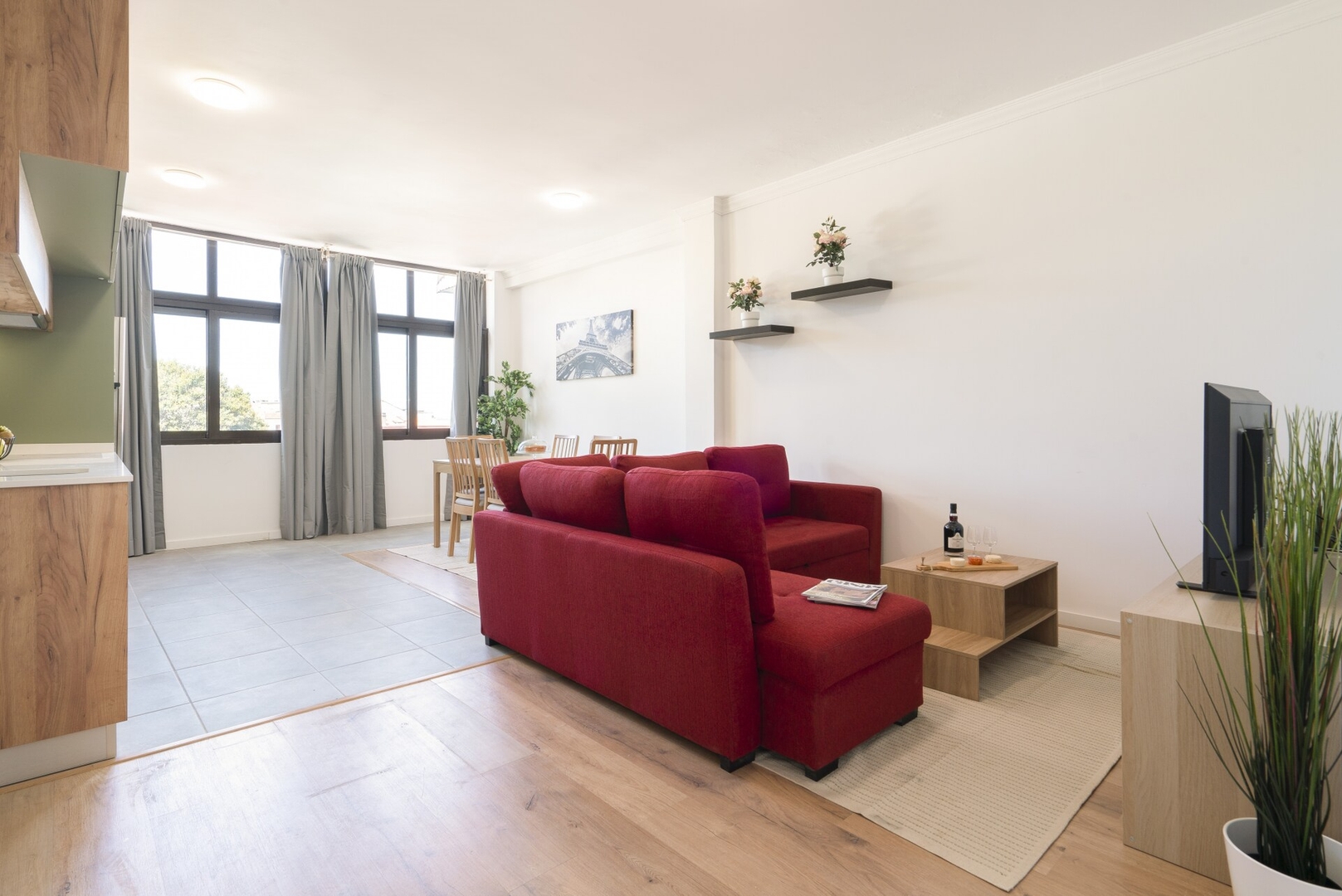Host Wise - Comfy Minimalist Flat 20 Host Wise Booking