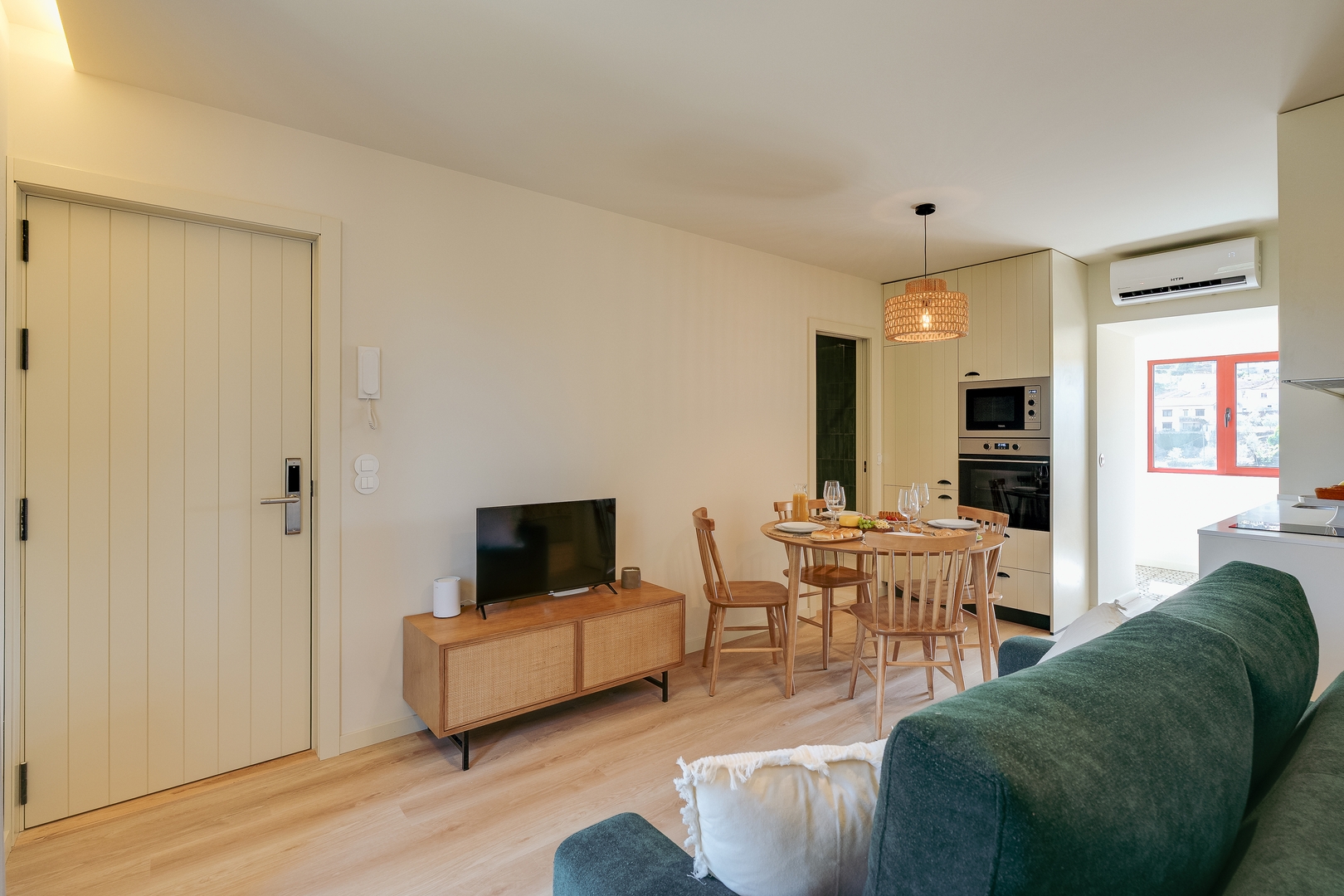 Pool & Indoor Jacuzzi in Pedorido by HostWise 71 Host Wise Booking