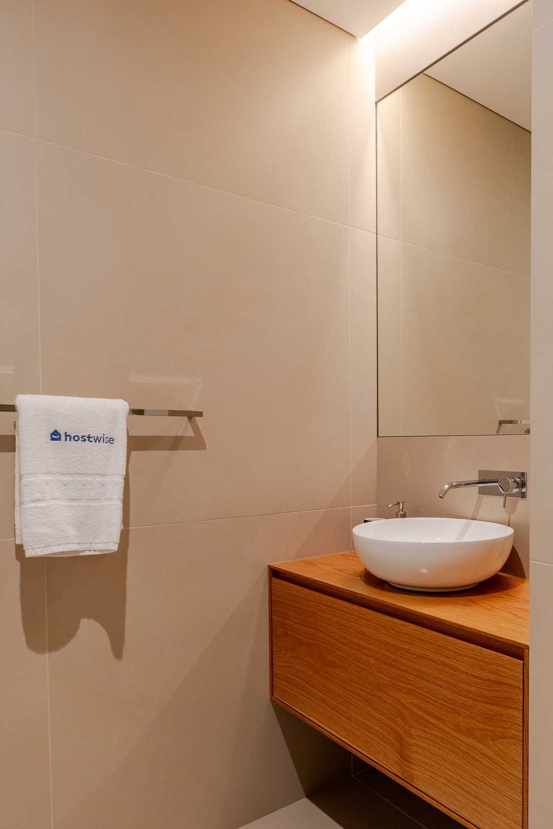 Stylish Home with Balcony & Garage by HostWise 31 Host Wise Booking
