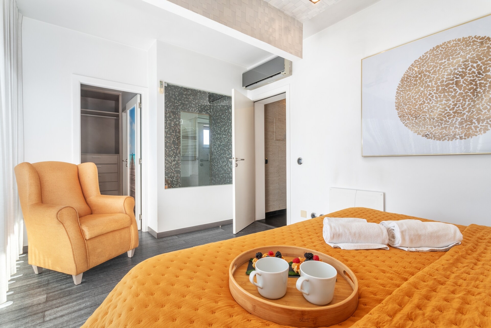 Host Wise - Luxurious House with Private Salt Pool 28 Host Wise Booking