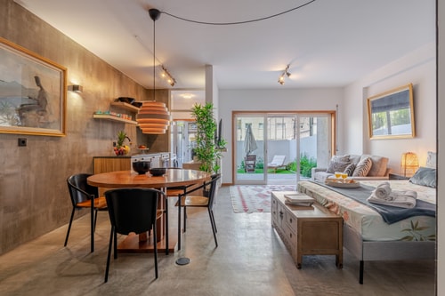 HostWise – Modern Flat w/ Terrace | Near the Beach Host Wise Booking