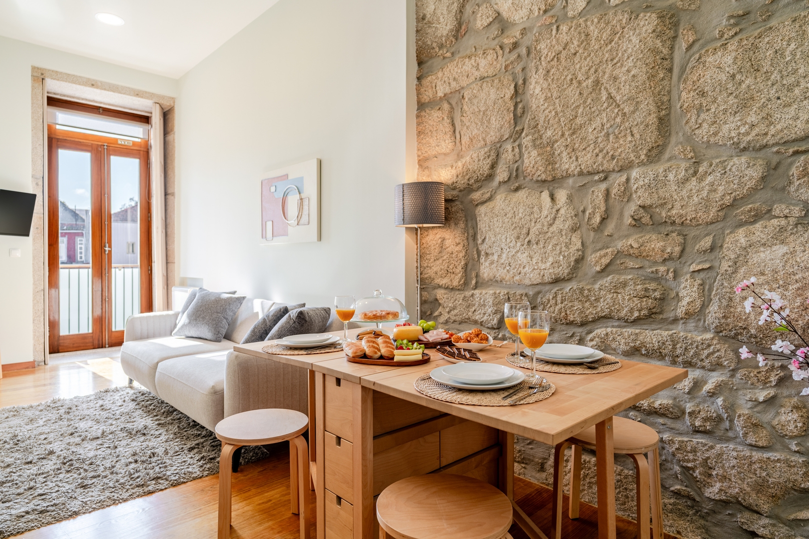 Twin Picaria Balcony Suites by HostWise 22 Host Wise Booking