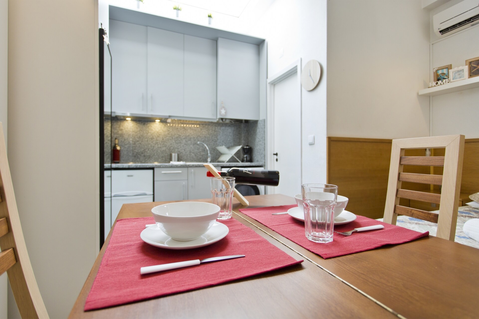 Host Wise - Cozy Quiet Flat | Trindade Station 2 Host Wise Booking
