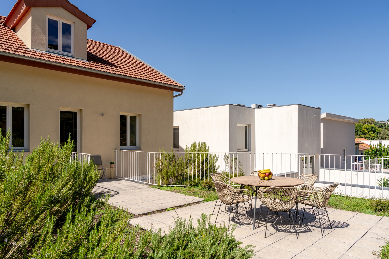 Studios & Spacious T4 with Garden by HostWise 91 Host Wise Booking