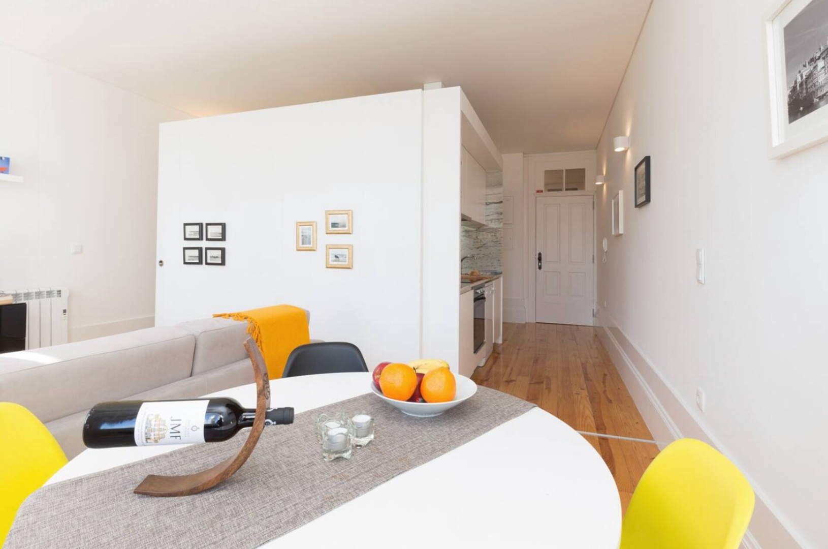 Central Sunny Flat - Prime Location by HostWise 11 Host Wise Booking