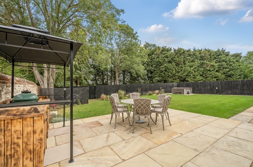 Coach House with Hot Tub in Idyllic Bury St Edmunds 16 David Burr