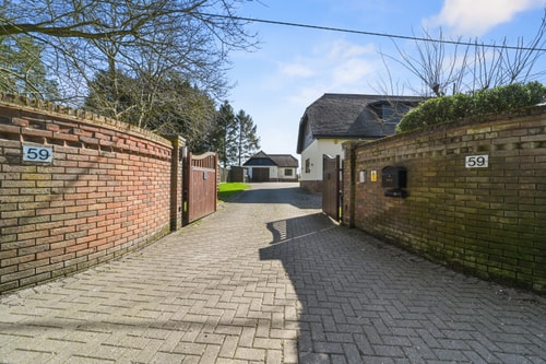 Pet-Friendly One-Bedroom Little Yeldham 1 David Burr