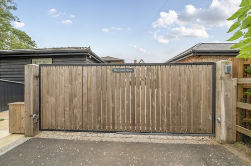 Coach House with Hot Tub in Idyllic Bury St Edmunds 17 David Burr