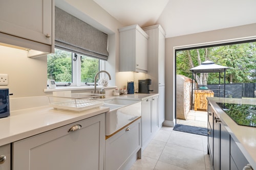 Coach House with Hot Tub in Idyllic Bury St Edmunds 2 David Burr