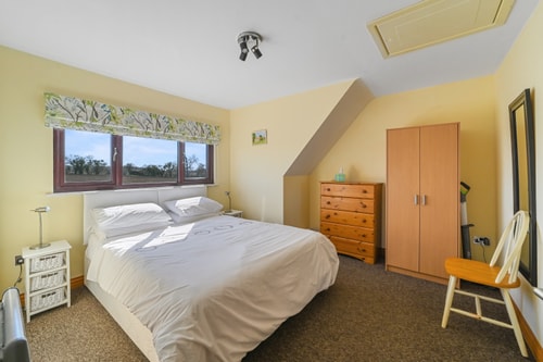 Pet-Friendly One-Bedroom Little Yeldham 13 David Burr