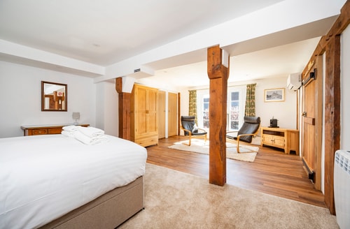 Long Melford Apartment - Timeless Luxury 17 David Burr
