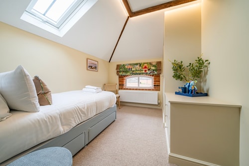Coach House with Hot Tub in Idyllic Bury St Edmunds 12 David Burr