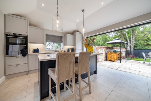 Coach House with Hot Tub in Idyllic Bury St Edmunds 5 David Burr