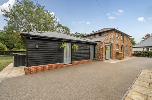 Coach House with Hot Tub in Idyllic Bury St Edmunds 15 David Burr