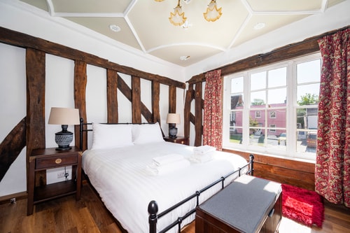 Long Melford Apartment - Timeless Luxury 8 David Burr