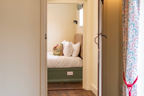 Coach House with Hot Tub in Idyllic Bury St Edmunds 8 David Burr