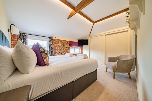 Coach House with Hot Tub in Idyllic Bury St Edmunds 11 David Burr