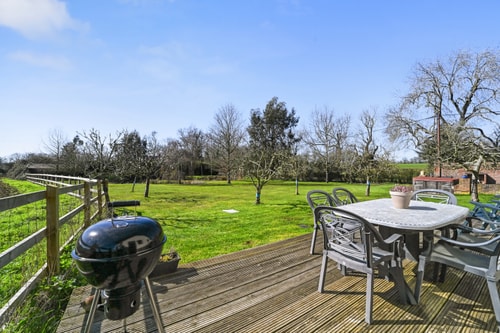Pet-Friendly One-Bedroom Little Yeldham 18 David Burr