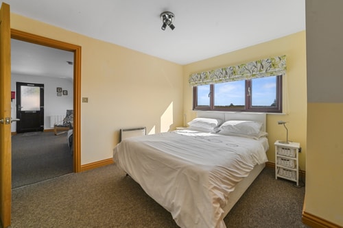 Pet-Friendly One-Bedroom Little Yeldham 14 David Burr
