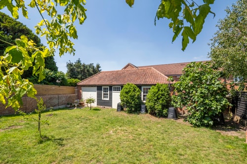 Long Melford Apartment - Timeless Luxury 27 David Burr