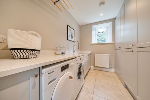 Coach House with Hot Tub in Idyllic Bury St Edmunds 4 David Burr