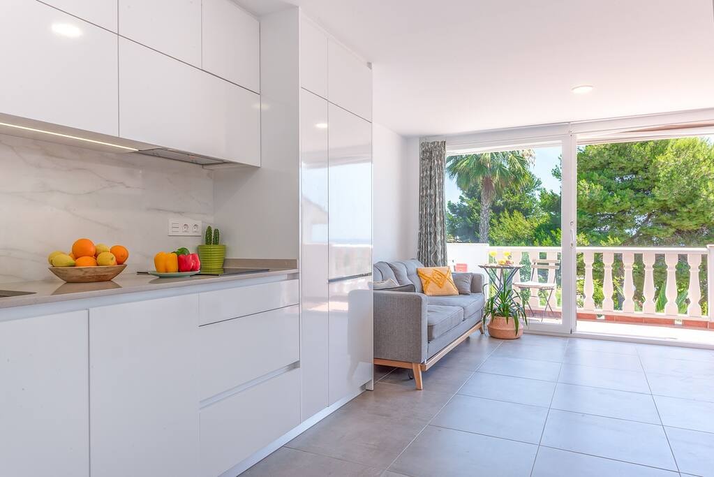 Top Apartment: Sea views, terrace and pool 4 Sereno
