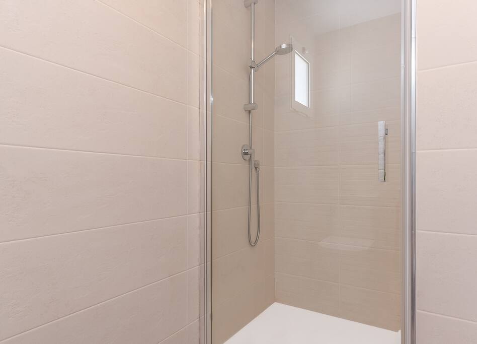 Top Apartment: Sea views, terrace and pool 11 Sereno