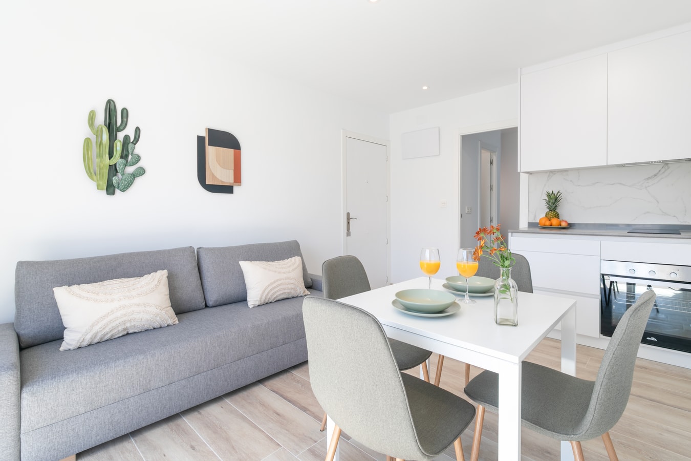 Modern and Stylish Apartment 1: Terrace and Pool 9 Sereno