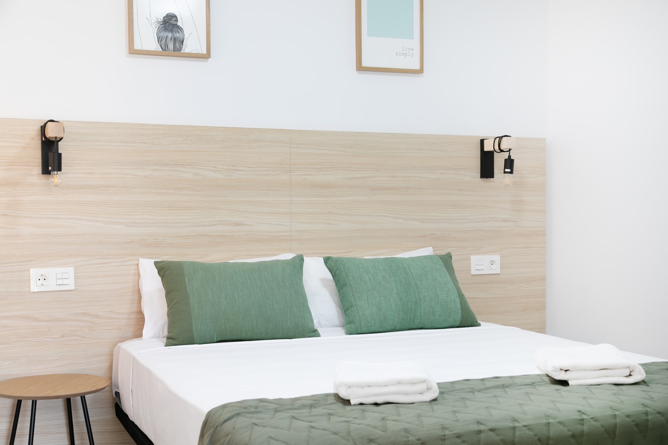 Modern and Stylish Apartment 1: Terrace and Pool 12 Sereno