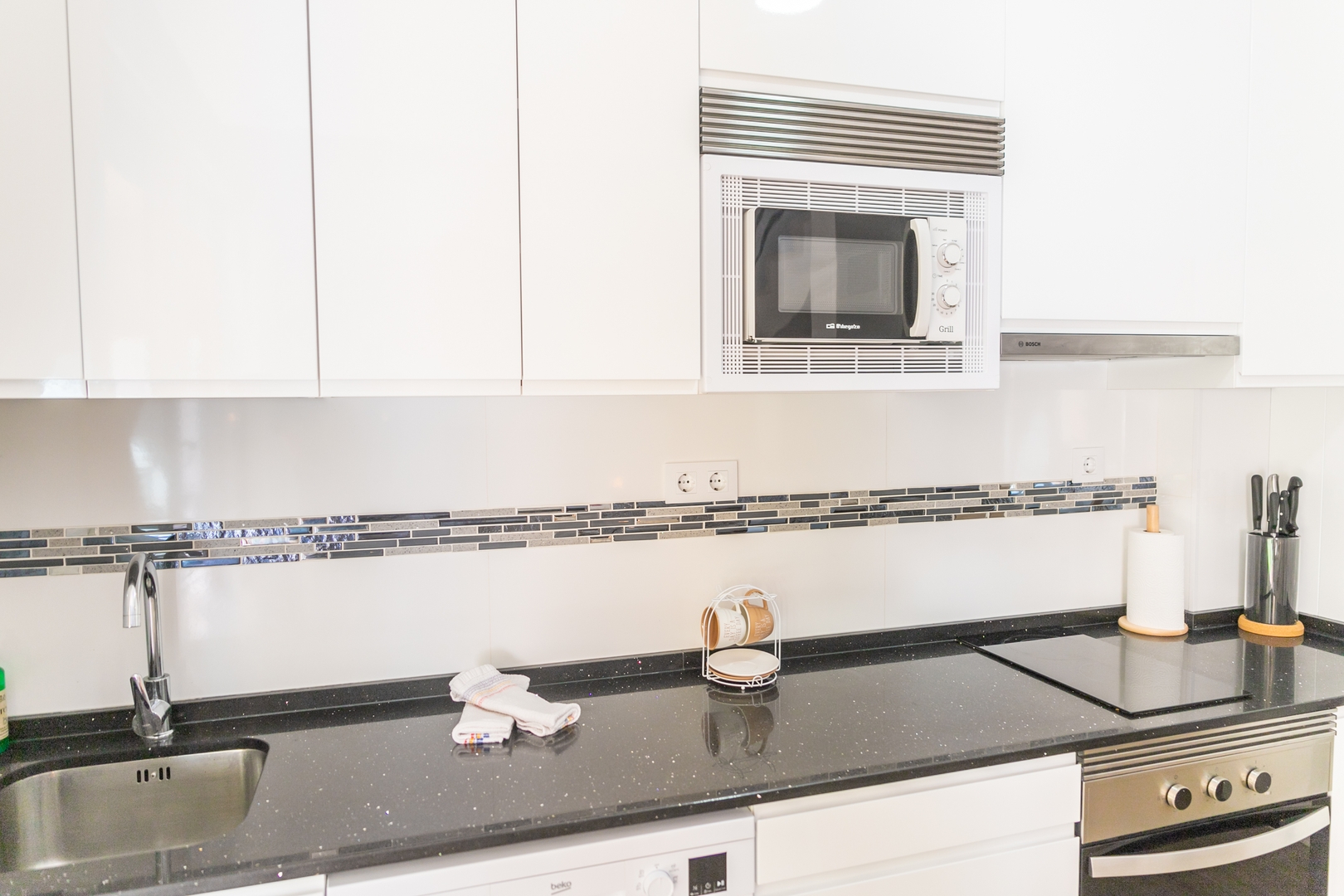 Adosado Nuevo con Piscina, Playa, Garaje y Jardín 38 Sereno