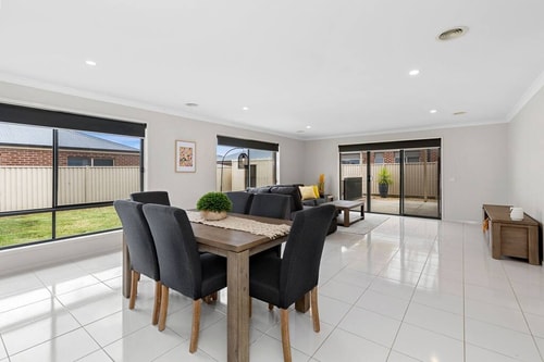 Chifley Place - Large Open Plan Living 2 Stay Ballarat - Book your dream vacation home today!