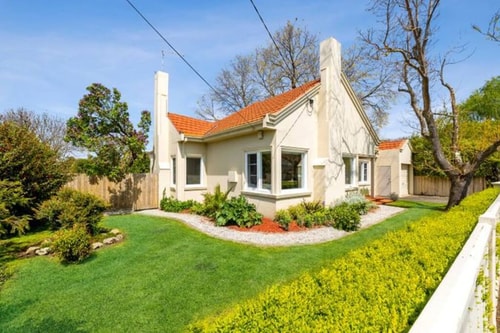 Devon by the lake 0 Stay Ballarat - Book your dream vacation home today!